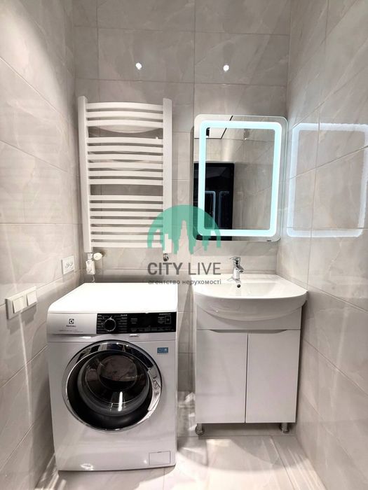 Продаж 2кімнатної квартири в центрі міста Тисмениця. (38)