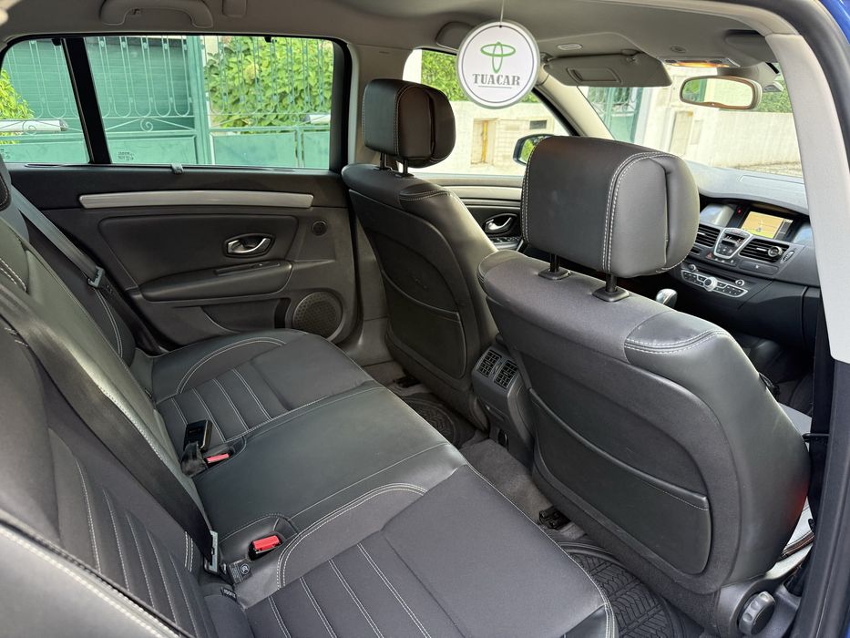 Renault Laguna III Break 2.0 dCi 150 cv 4Control — 2011