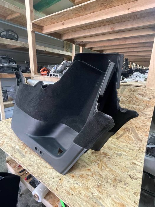 Обшивка багажника Tesla Y