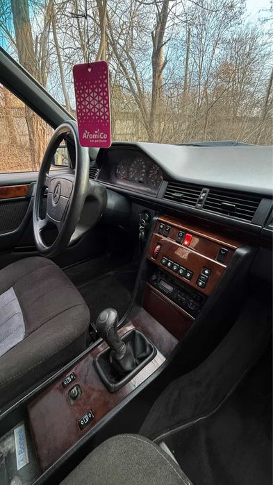 Продам MERCEDES 124