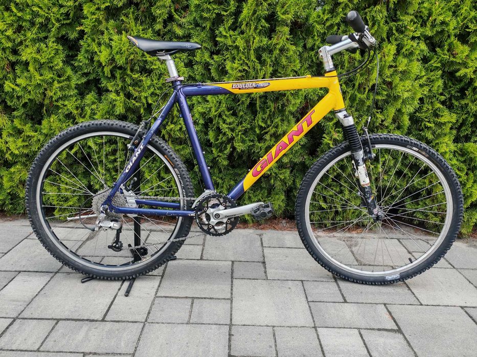 Giant Boulder Team rower MTB