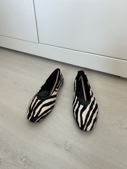 Nowe biało czarne skórzane baleriny w zebrę Next 38