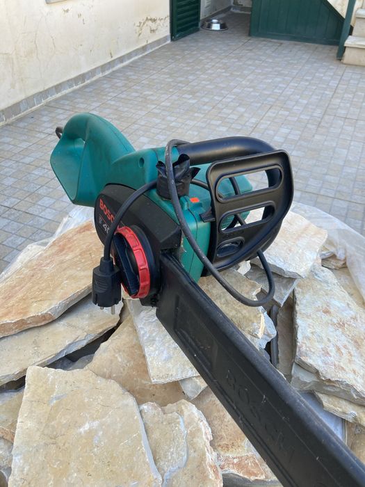 Motosserra elétrica - BOSH