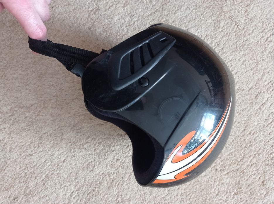 Продам лижний шолом