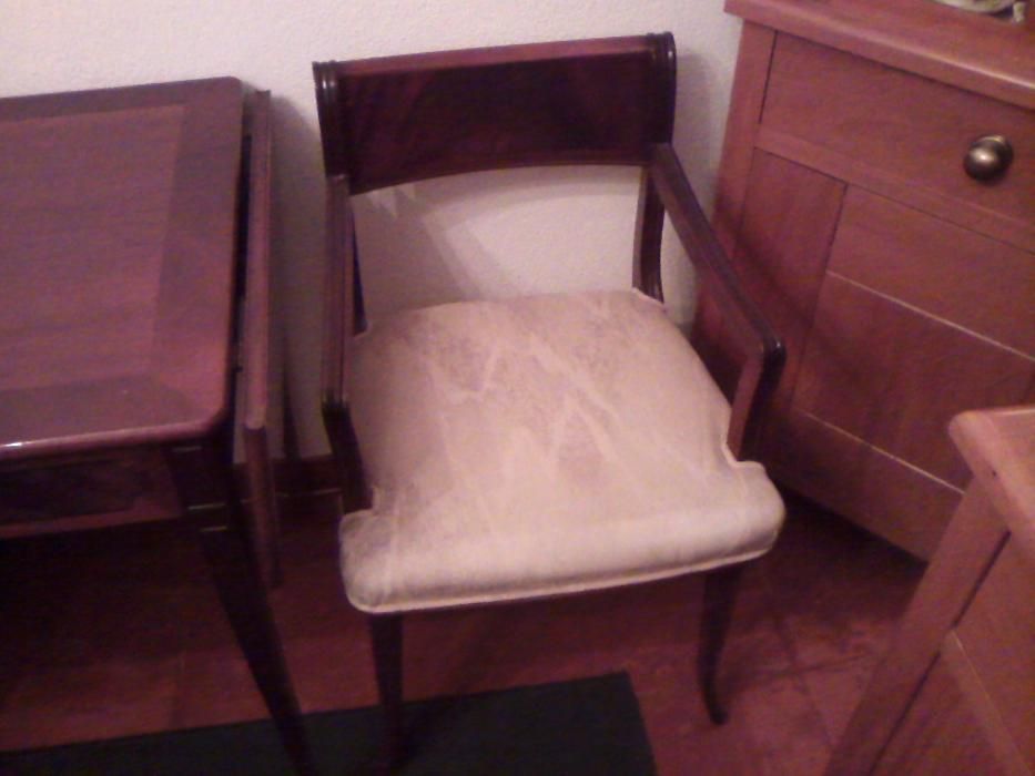 Secretária de Duas Frentes & Cadeira