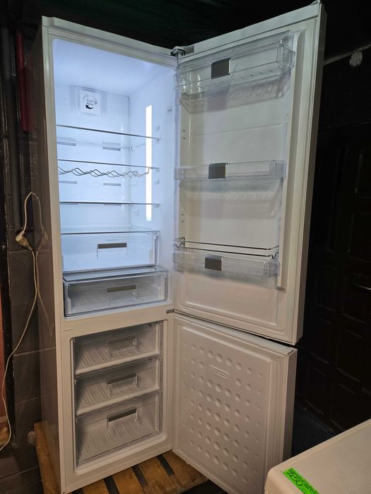 Lodówko-zamraż Gram  NoFrost 200/60 cm. 400 l Gwar.Super stan.LCD .