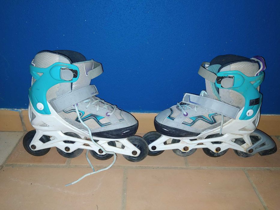 Vendo patins ajustáveis para criança