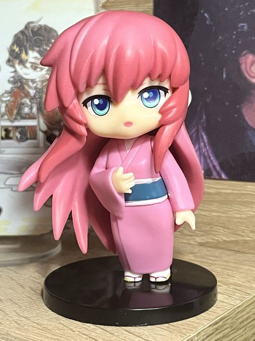 аніме мерч (брелки, значки)