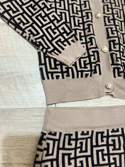 Костюм юбка і кофто 10-11 р