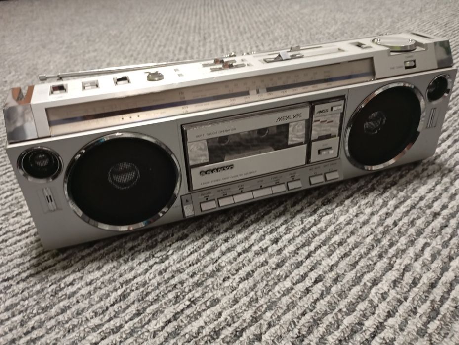 Radiomagnetofon Sanyo  M7950LU