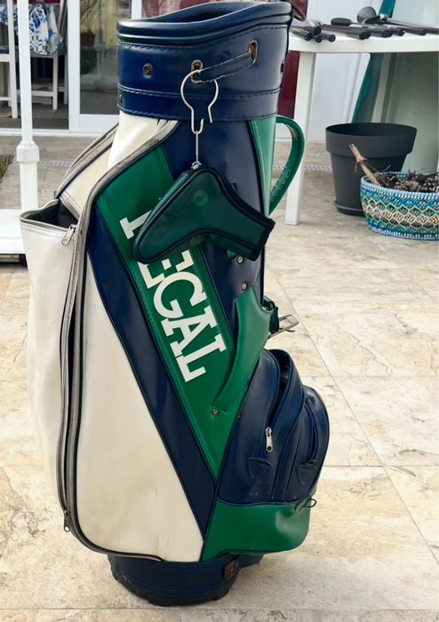 Saco com varios tacos de golfe - set ou conjunto