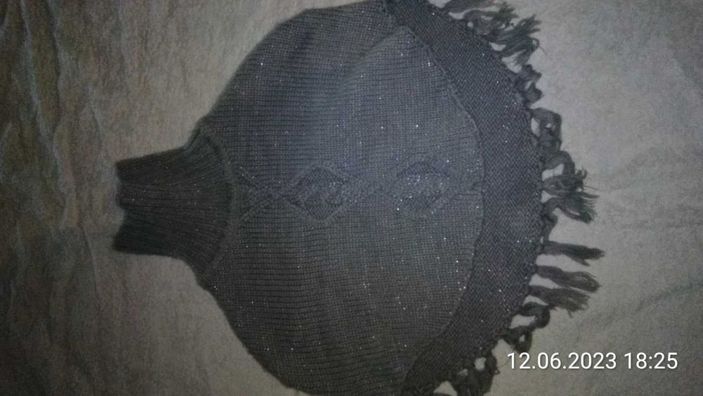 Szare ponczo ze srebrnymi nitkami dla dziewczynki 92-104