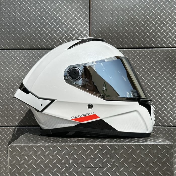 БЕЗКОШТОВНА ДОСТАВКА!  Мотошолом MT Thunder 4 WHITE /Мотошлем/ECE22.06