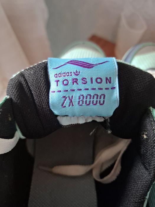 Женские кроссовки Adidas