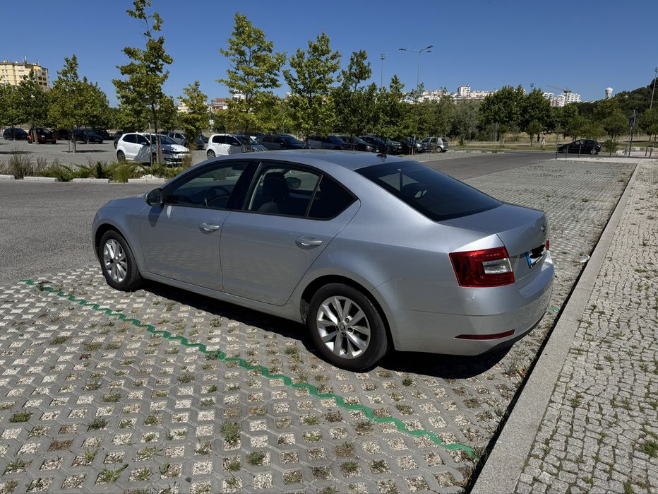 Skoda Octavia — fotografia 4