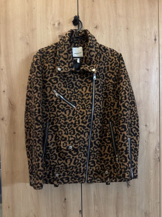 Розпродаж леопардового верхнього одягу