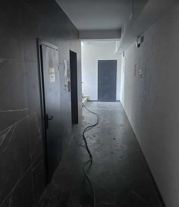 продам 1к однокомнатная квартира у зданому будинку цегла 7 хв центр