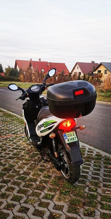 Rex e-novation 1500 skuter elektryczny. Nowe akumulatory