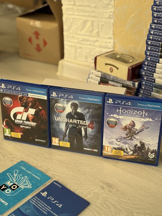 Playstation 4 slim 500gb стан нового + повний заводський комплект