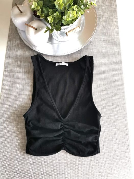 Zara super prążkowany crop top z marszczeniem