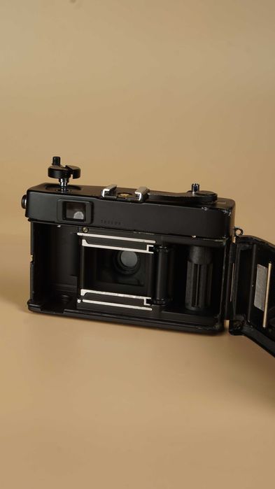 Aparat analogowy Konica C35 Flashmatic black