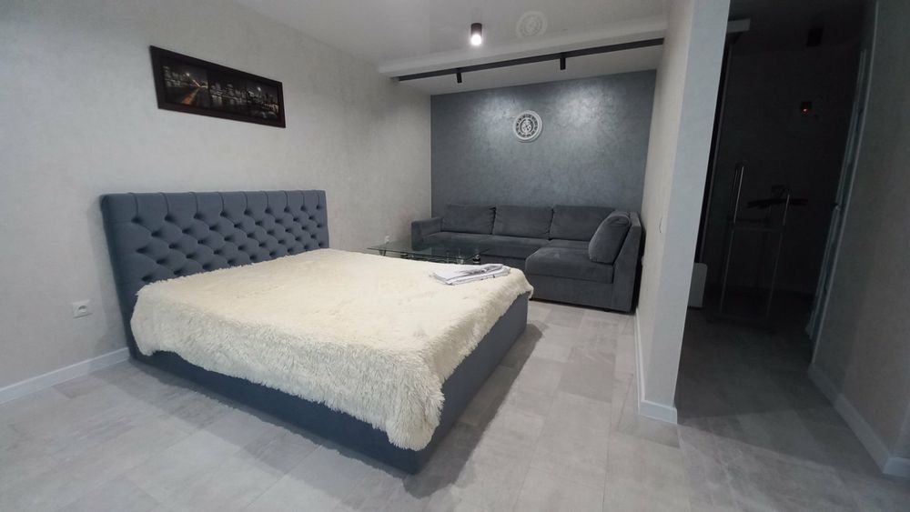 Здам подобово р-н вокзалу 1 кімнатну квартиру.Студія.(Перша здача).