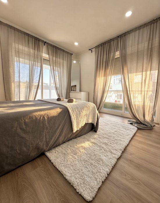 QUARTO C/ 2 VARANDAS | Ocupação individual | 5 min estação | 600€