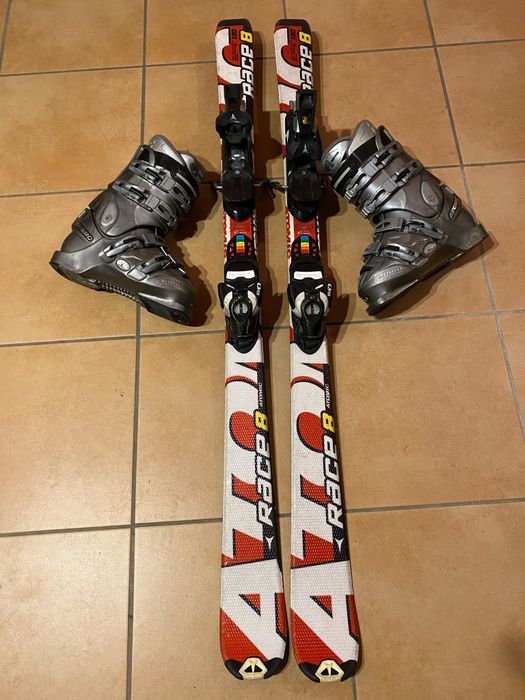 Narty zjazdowe i buty