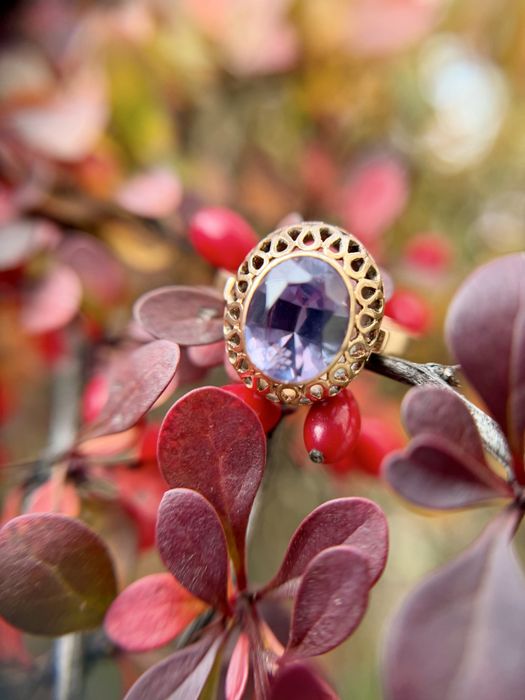 Złoty pierscionek Warmet B-607  kamień z efektem Aleksandrytu