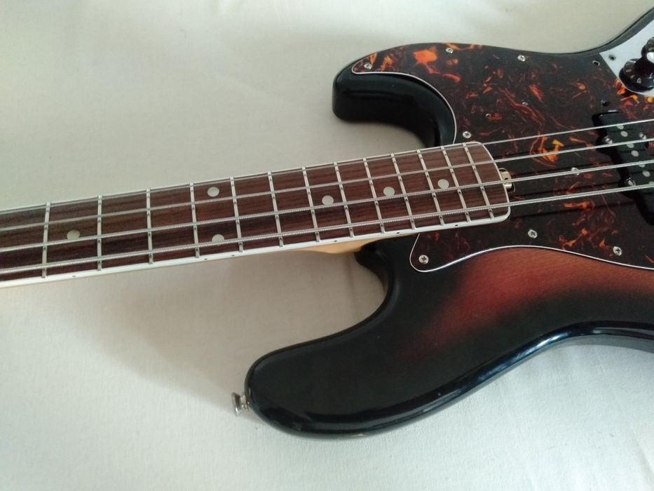 Włoska  gitara basowa