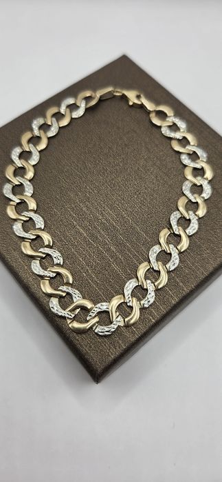 Elegancka bransoletka z białym złotem