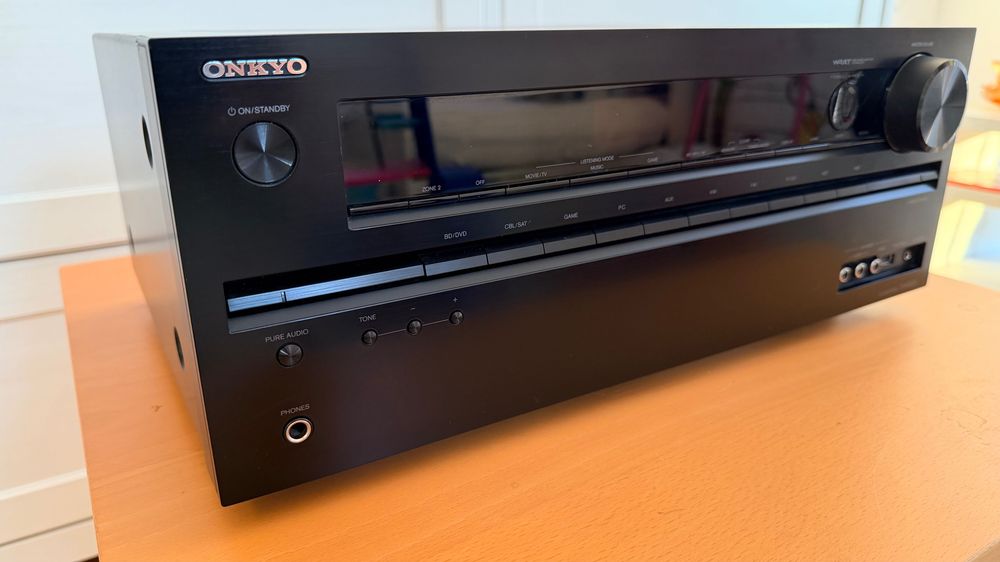 Amplituner ONKYO TX NR 525