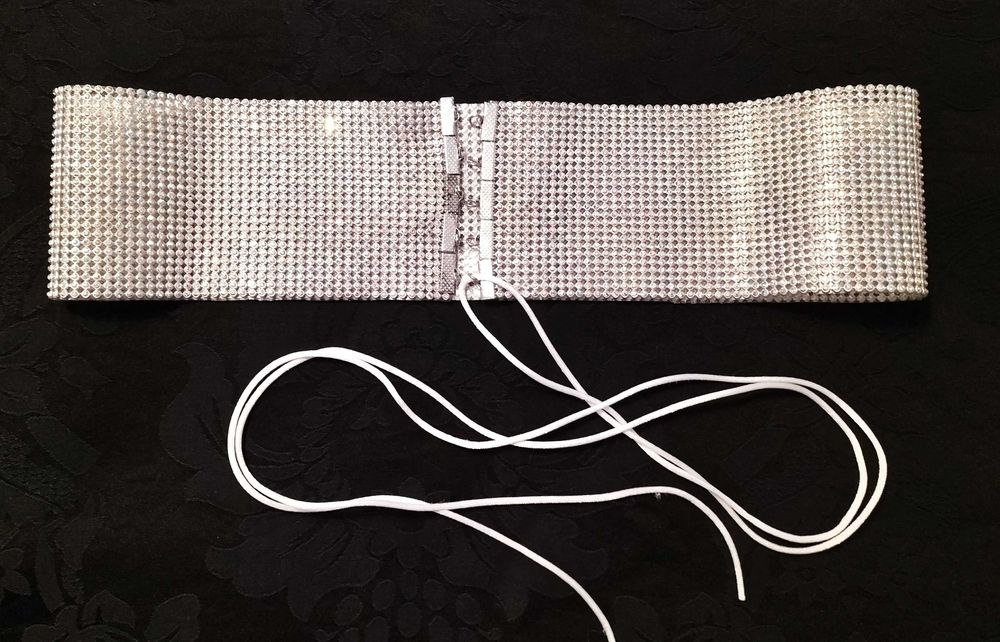 Cinto largo com brilhantes - portes grátis