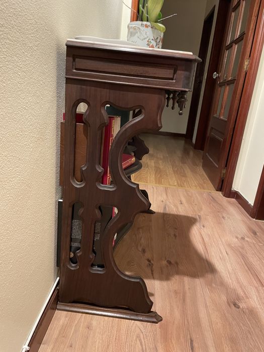 Mesa de Entrada com Mármore