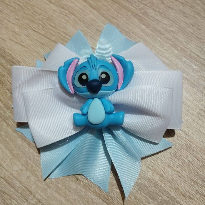 Laços para cabelos.