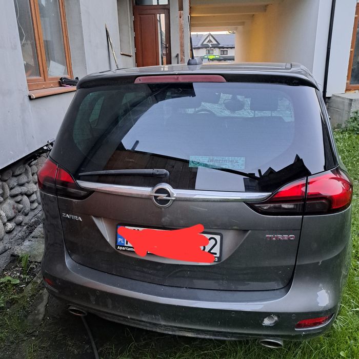 Opel Zafira Tourer  powypadkowy