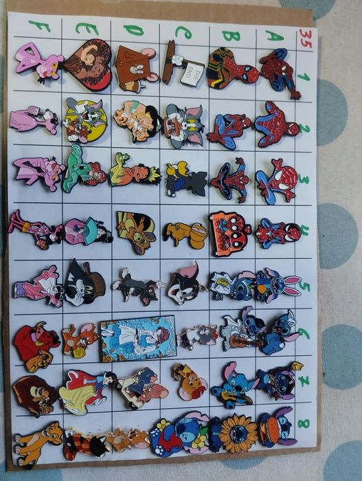 Pins de coleção da Disney e outros