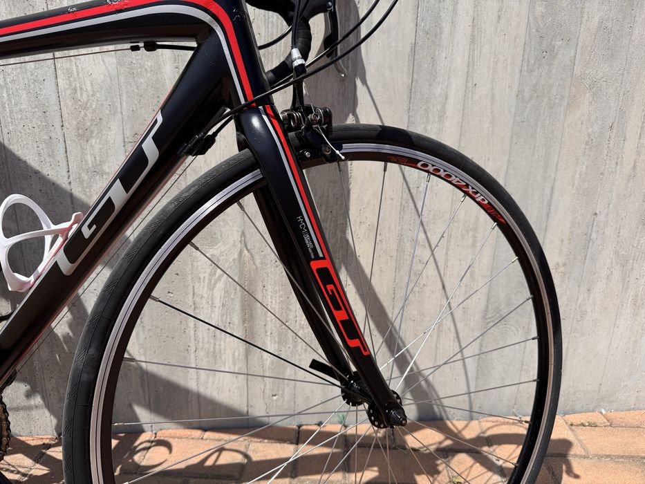 Bicicleta de estrada GT