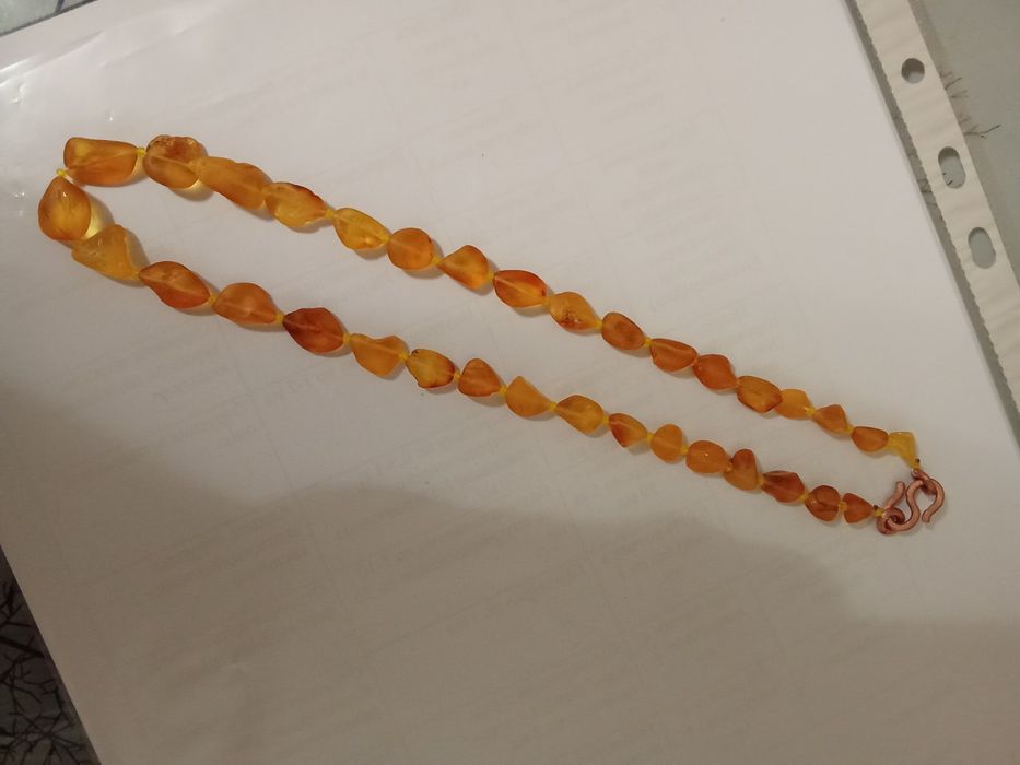 . Янтарні буси непаліро