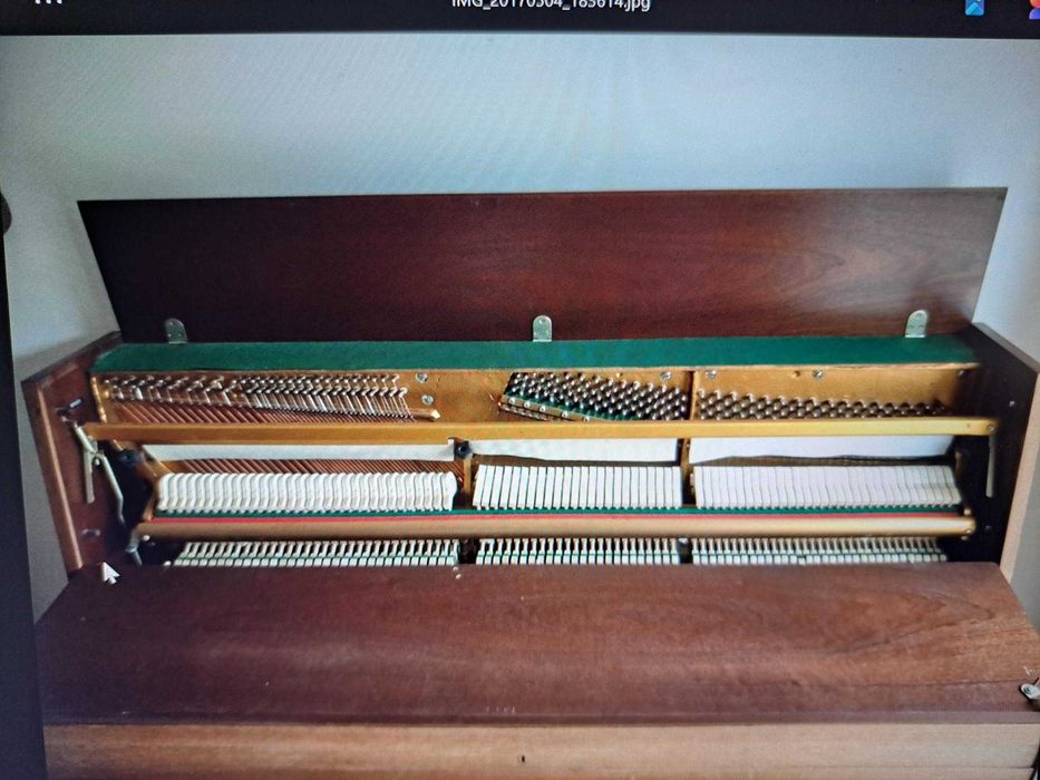 Piano Acústico Vertical em muito bom estado