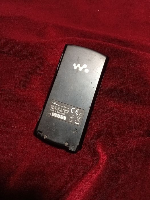 MP3-плеер Sony Walkman NWZ-E463 4GB.