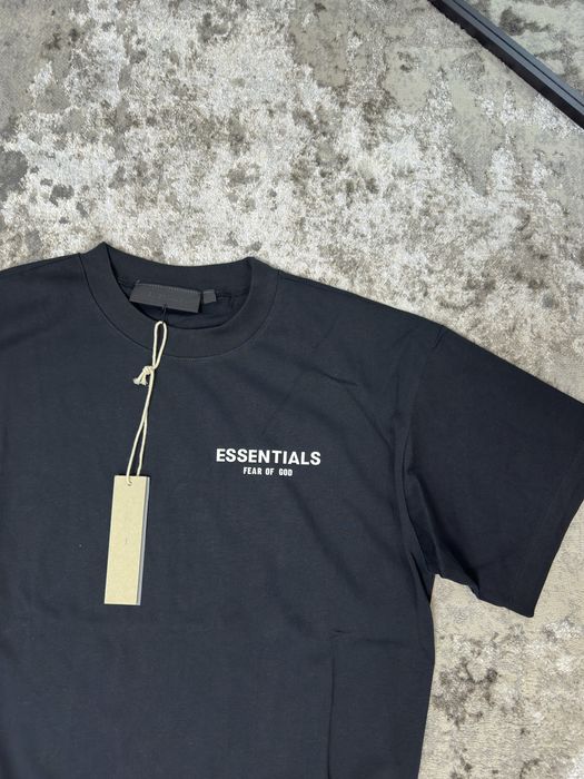 Футболка Essentials