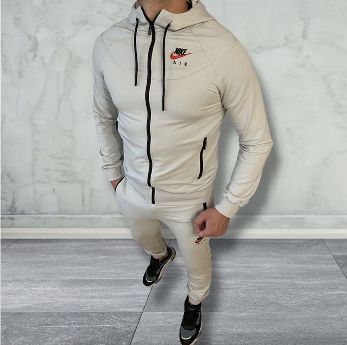 Спортивний чоловічий костюм Nike