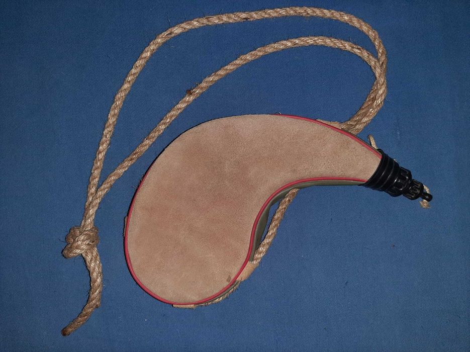 Cantil de caça antigo (decoração)