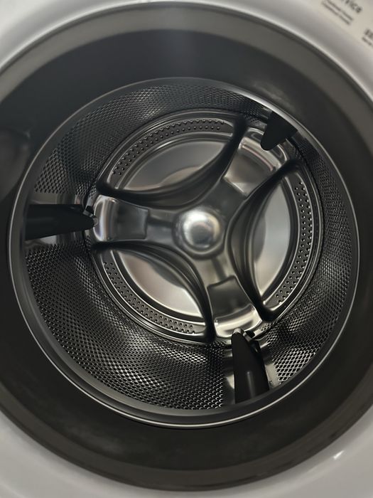 Стиральная машина Whirlpool AWM1111. Проф. 11 кг