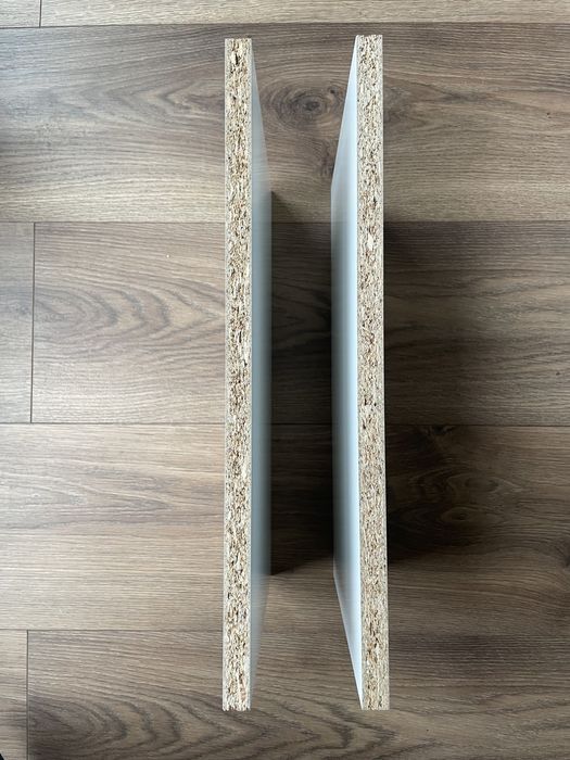 Białe półki do szafki Agata