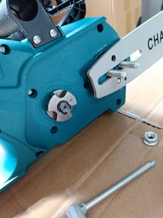 аккамуляторна пилка для дров