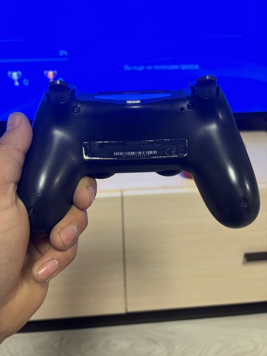 Продам джойстики PlayStation 4 (DualShock 4)