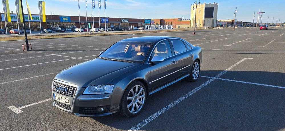 Audi S8 D3 5.2 V10