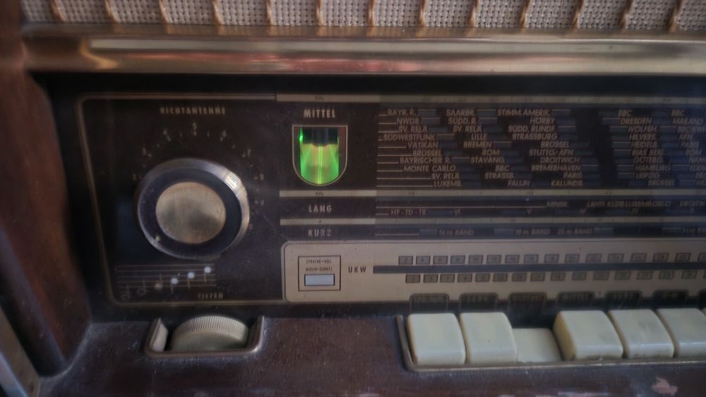 Radio lampowe Siemens Schatulle H-42